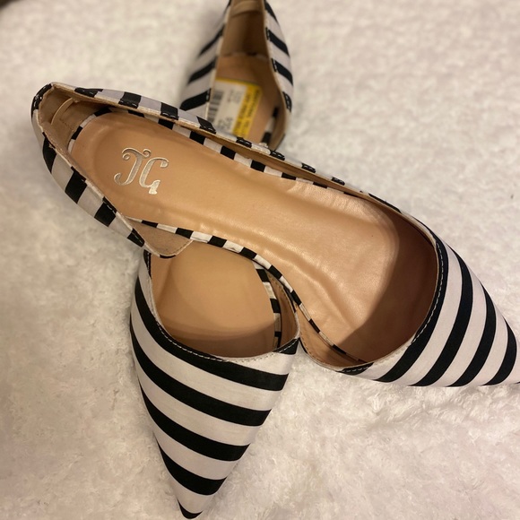 Journee Collection flats - Picture 2 of 3